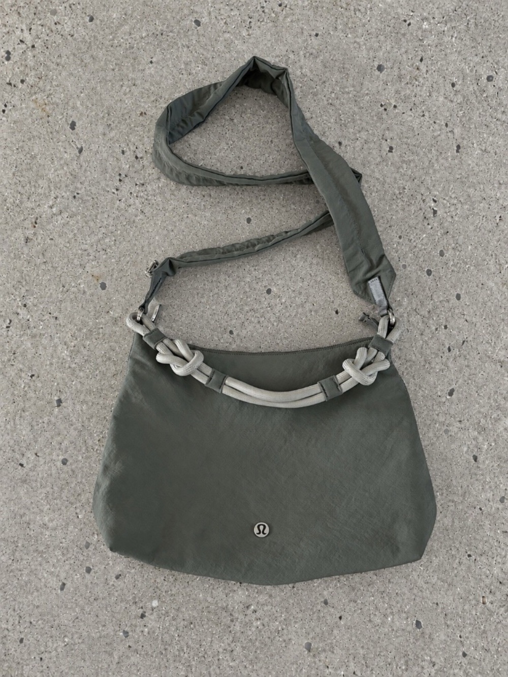 Lululemon Convertible Ruched Strap Crossbody Bag 6.5L NEW ❤️